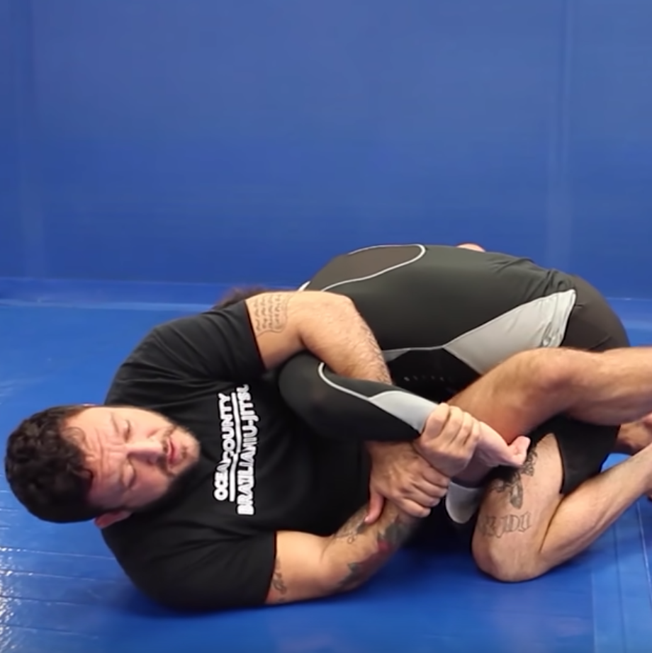 Reverse Kimura Grip From Closed Guard (Tom DeBlass)